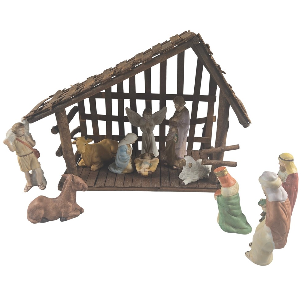 Vintage Nativity Set Wood Stable 11 Figures and Manger Creche Christmas w/ Box